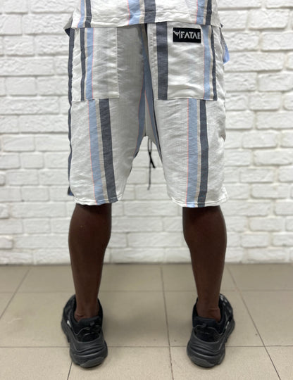 Pantaloni scurti in culori de vara