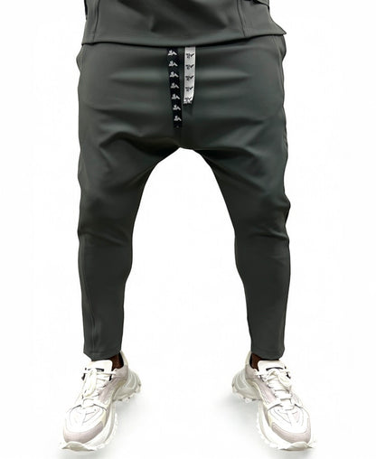 Pantaloni kaki cu design lateral
