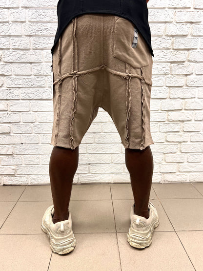 Pantaloni cappuccino cu multiple taieturi