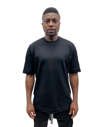 Tricou negru cu banda neagra si design alb