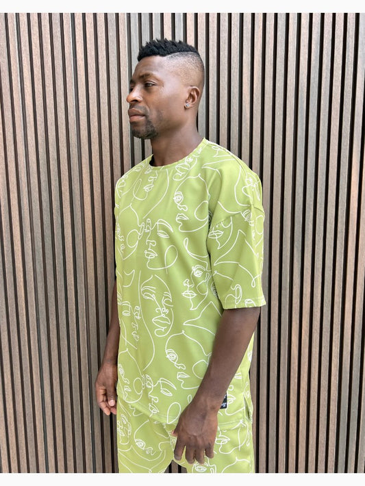 Tricou verde cu design grafic