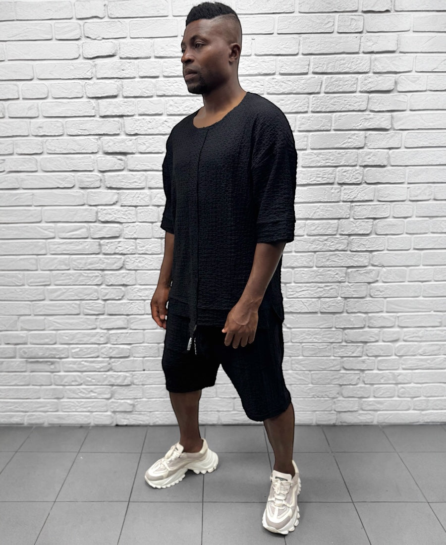 Compleu negru cu pantaloni scurti din marerial vaporos