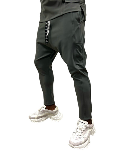Pantaloni kaki cu design lateral