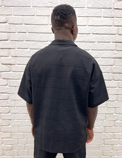 Tricou negru cu decolteu