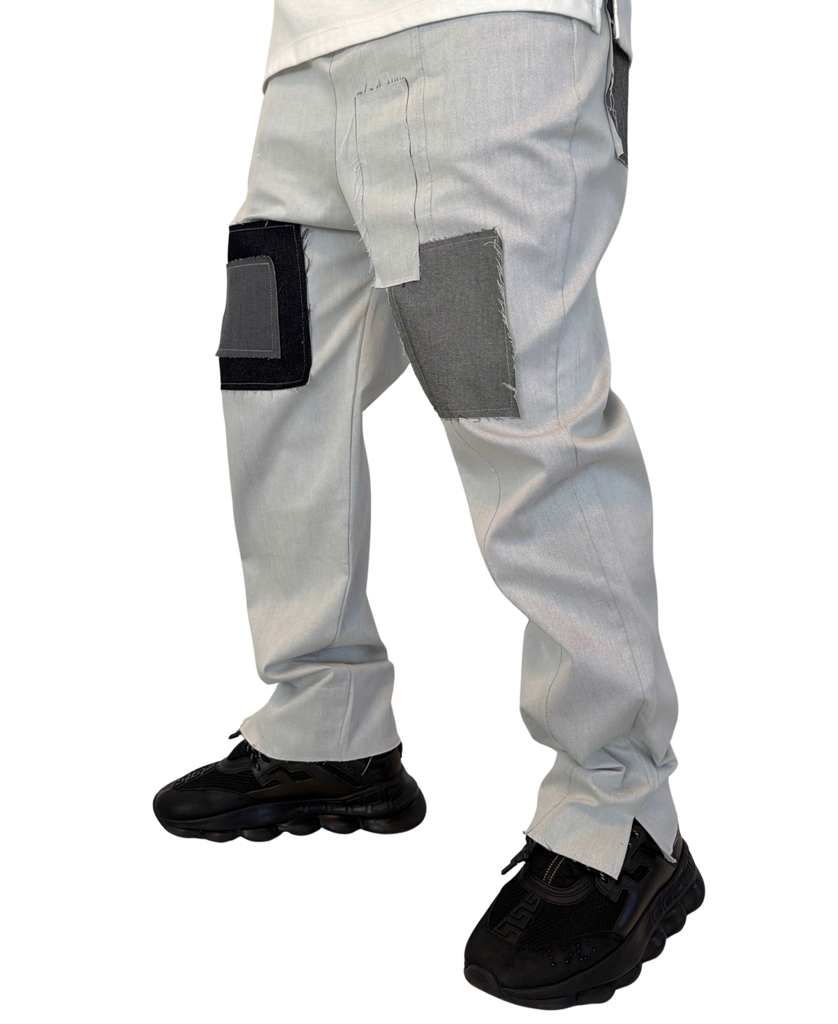 Pantaloni lungi tip blugi cu diverse petice de design