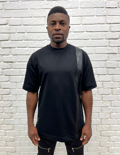 Tricou negru cu banda ca design