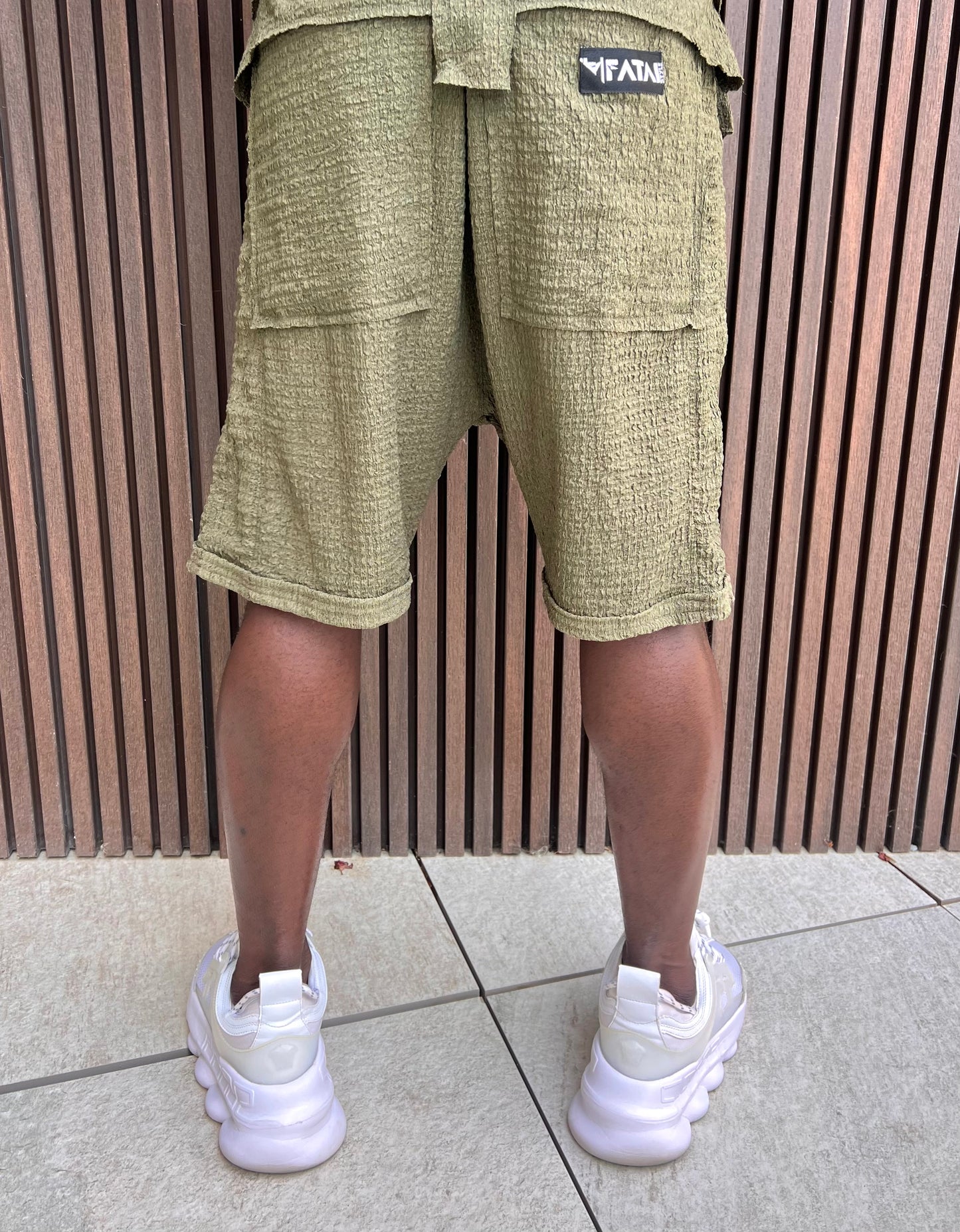 Pantaloni kaki din material vaporos