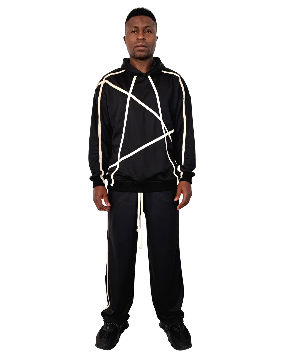 Compleu negru cu pantaloni largi si snururi crem de design