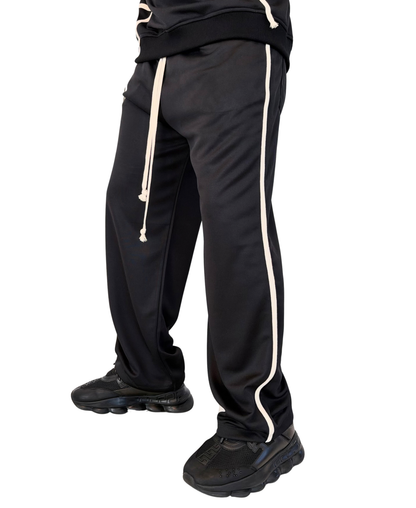 Compleu negru cu pantaloni largi si snururi crem de design