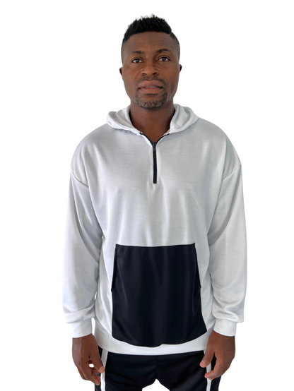 Hanorac alb cu buzunare negru