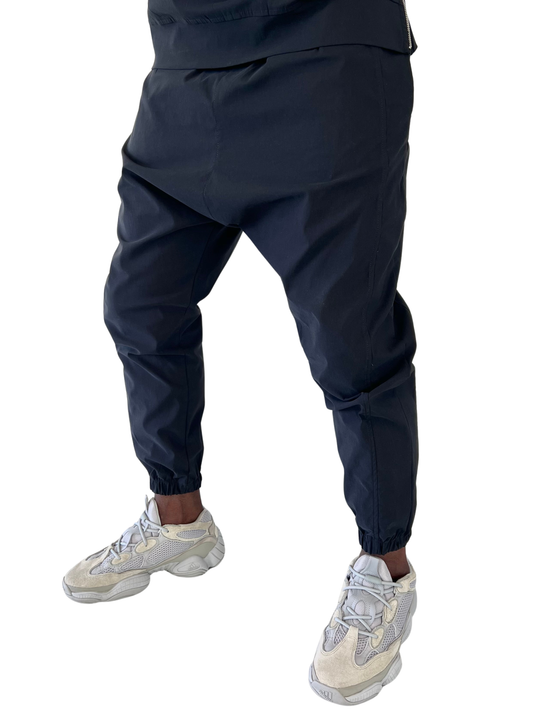Pantaloni negri cu elastec