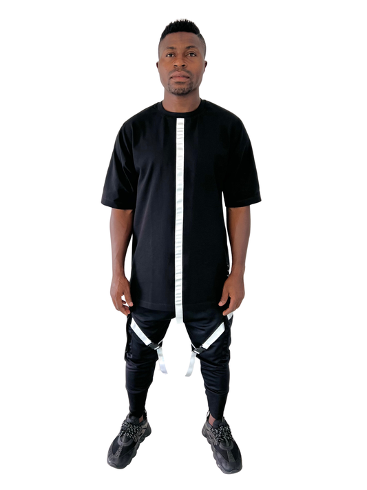 Compleu negru cu banda alba aplicata (tricou + pantaloni)