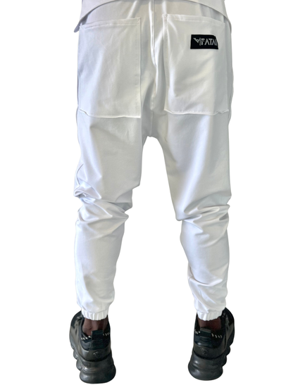 Pantaloni albi cu diverse cusaturi laterale