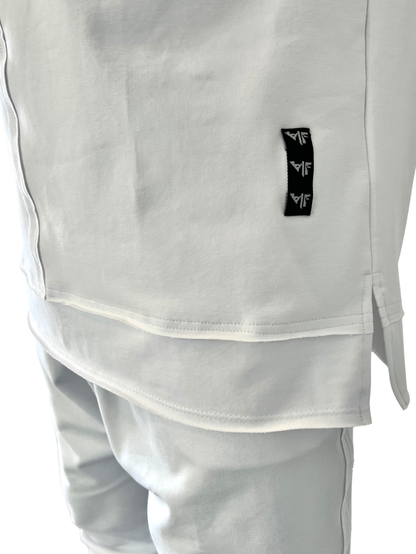 Tricou alb oversize cu multiple taieturi