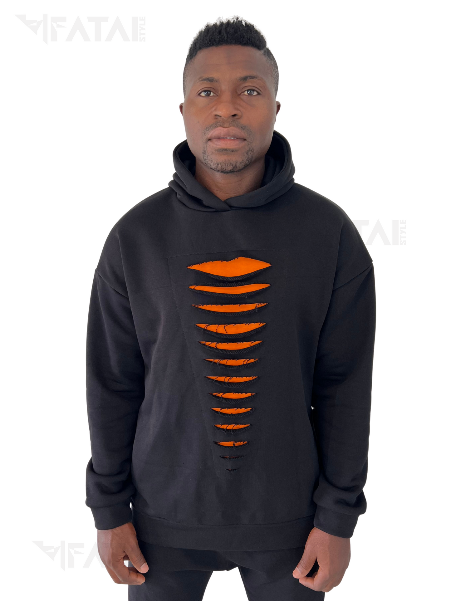 Compleu negru cu detalii portocalii