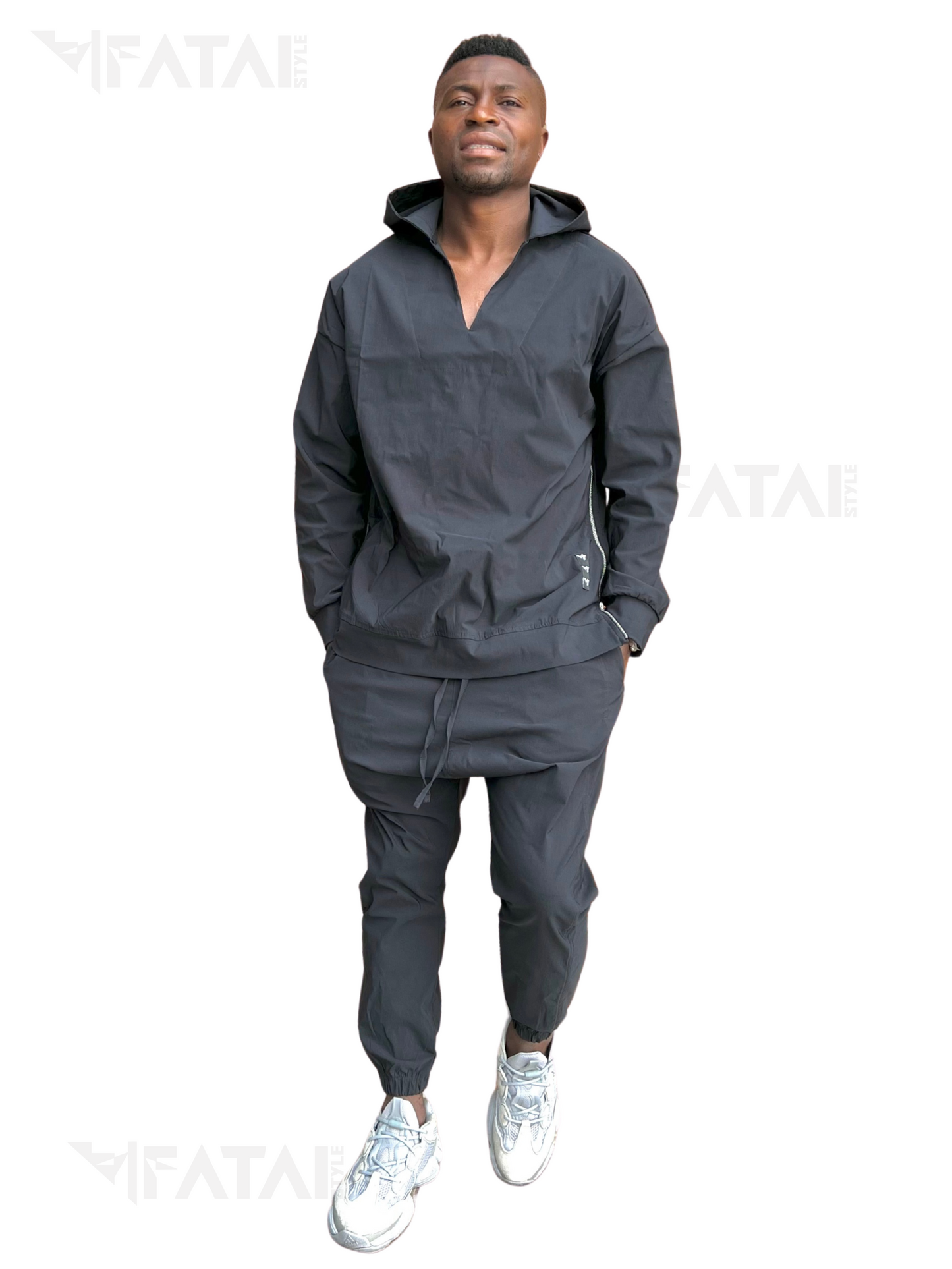 Compleu negru cu gluga