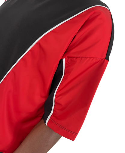 Tricou negru cu detalii din fas rosii si vipusca alba