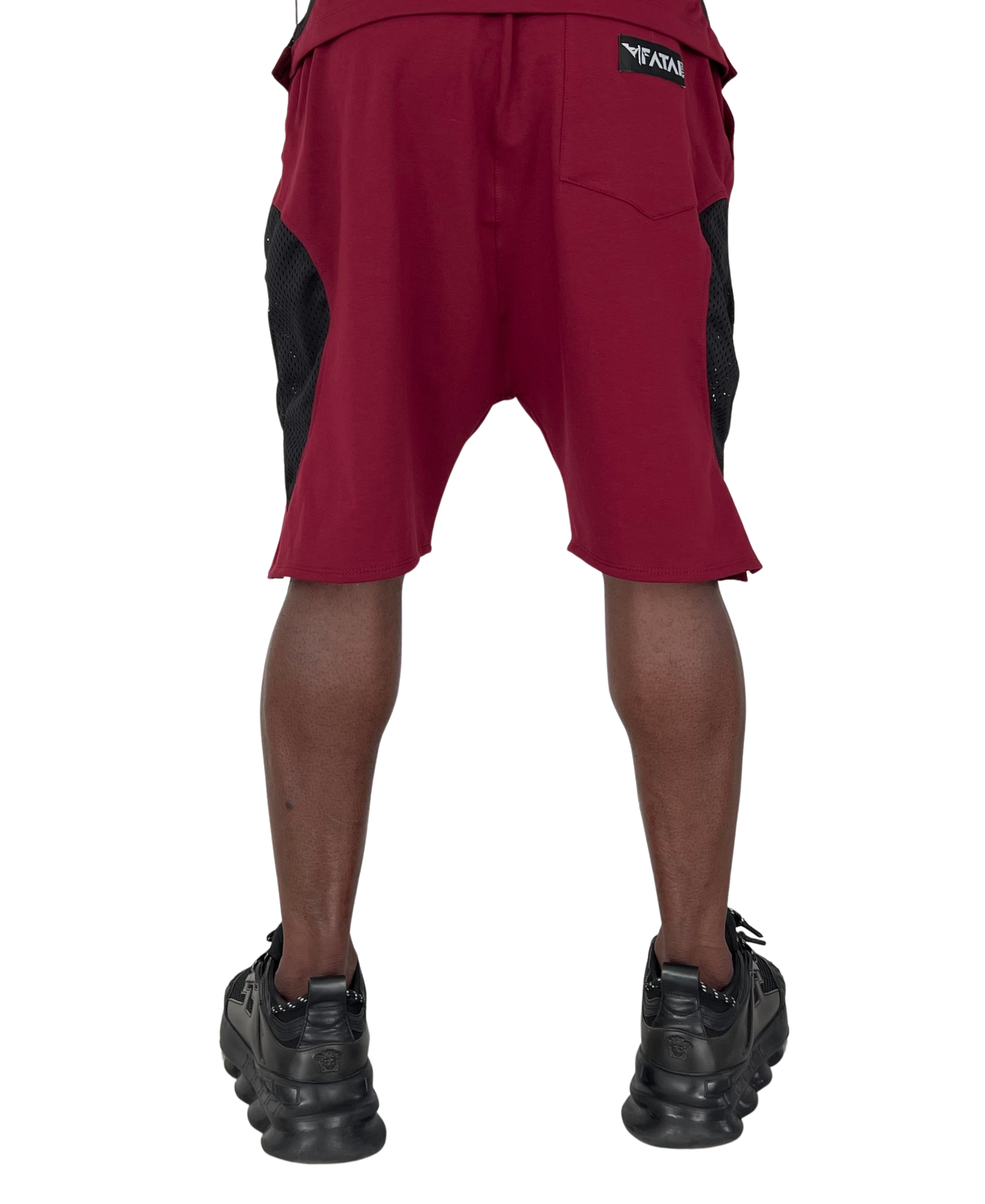 Pantaloni scurti burgundy cu detalii din plasa neagra