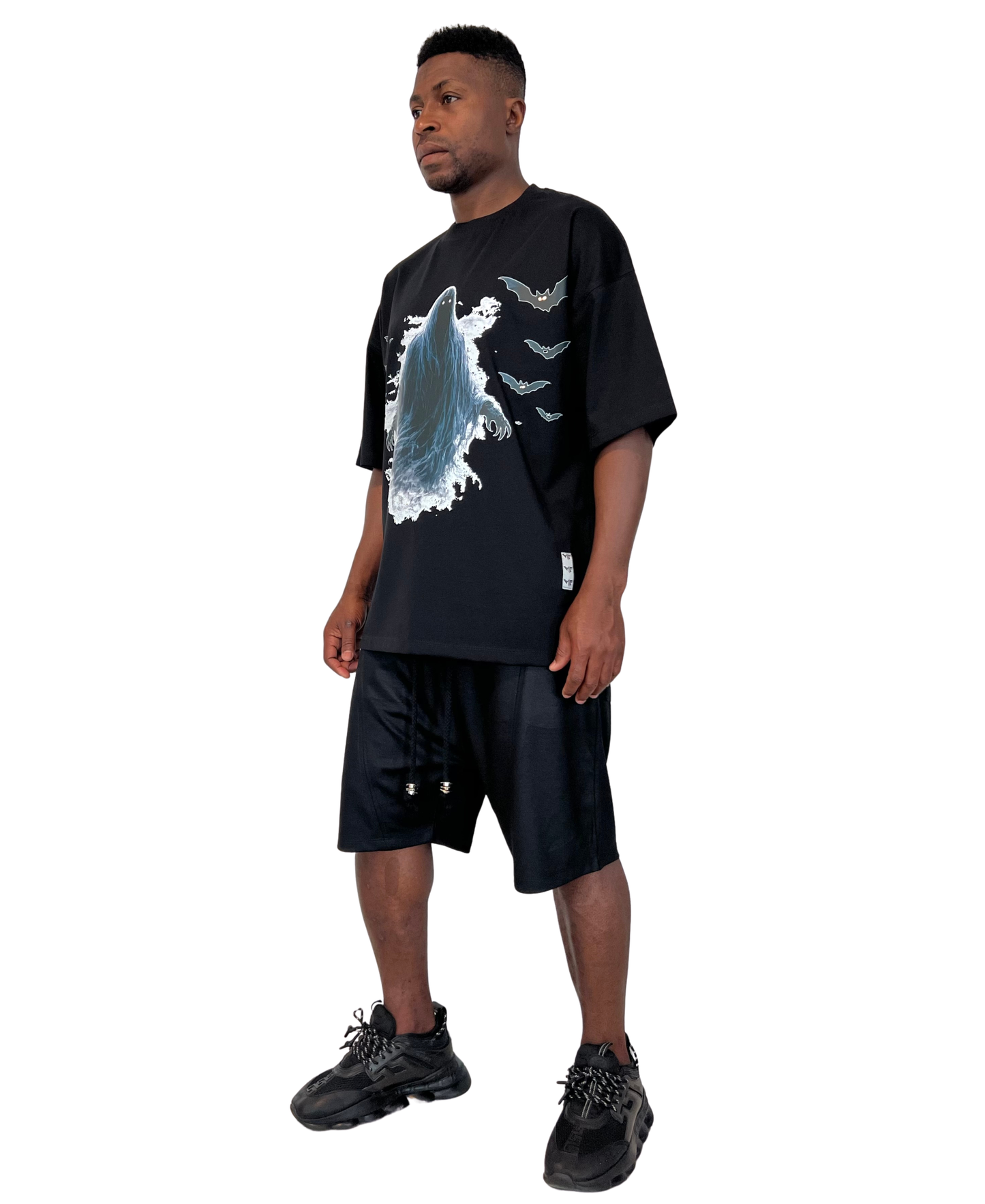 Pantaloni scurti negri cu o cusatura de design si snur crem negru
