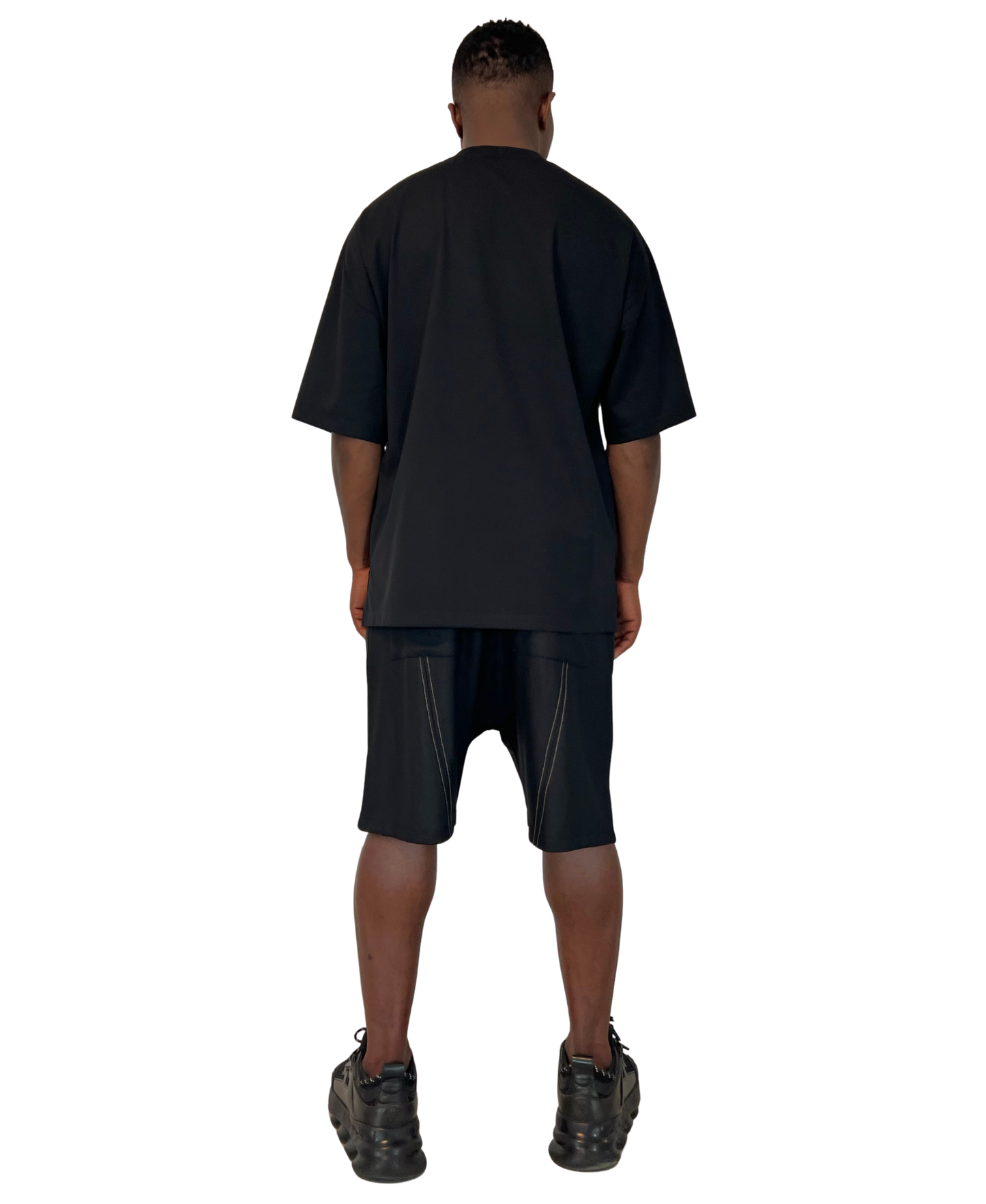 Compleu cu pantalon scurt si print pe tricou
