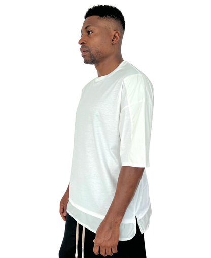 Tricou alb cu extensie si detalii de fas