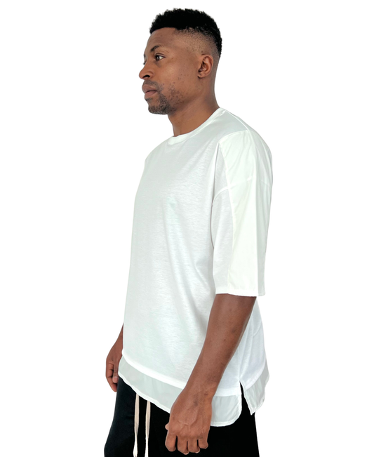 Tricou alb cu extensie si detalii de fas
