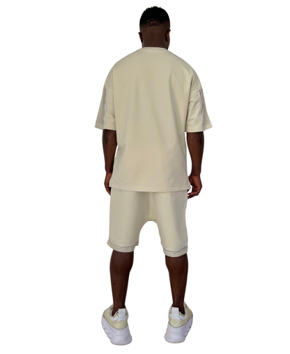 Compleu off-white (crem) cu detalii din fas si vipusca alba