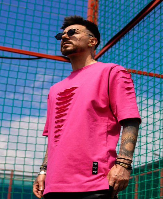 Tricou roz cu taieturi de design