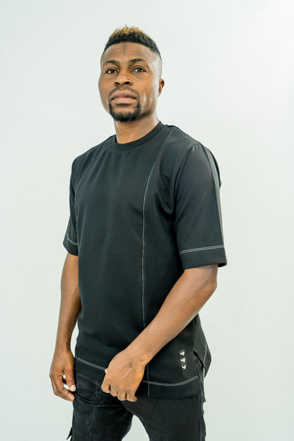 Tricou negru cu cusaturi albe