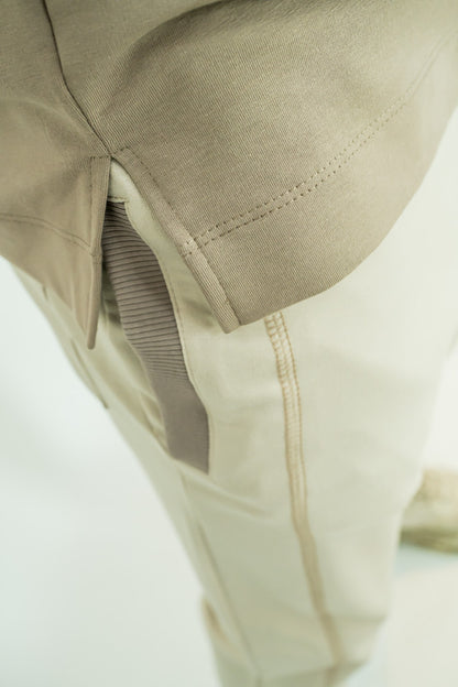 Pantaloni crem cu detalii cappuccino si cusaturi ca detalii