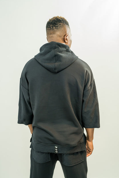 Hanorac negru cu maneca trei sferturi si detalii