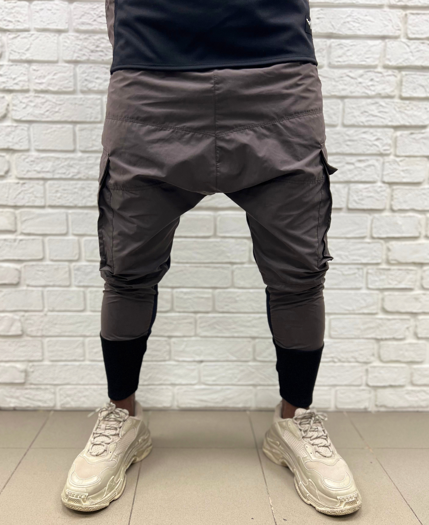Pantaloni negri in combinatie cu fas catifelat