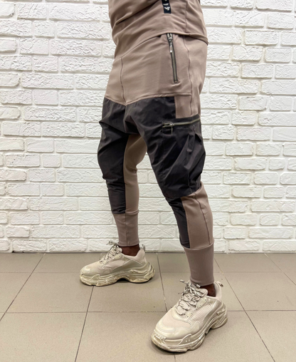 Pantaloni cappuccino in combinatie cu fas catifelat