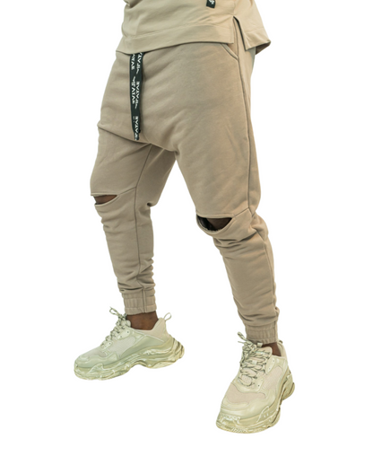 Pantaloni cappuccino cu taietura la genunchi