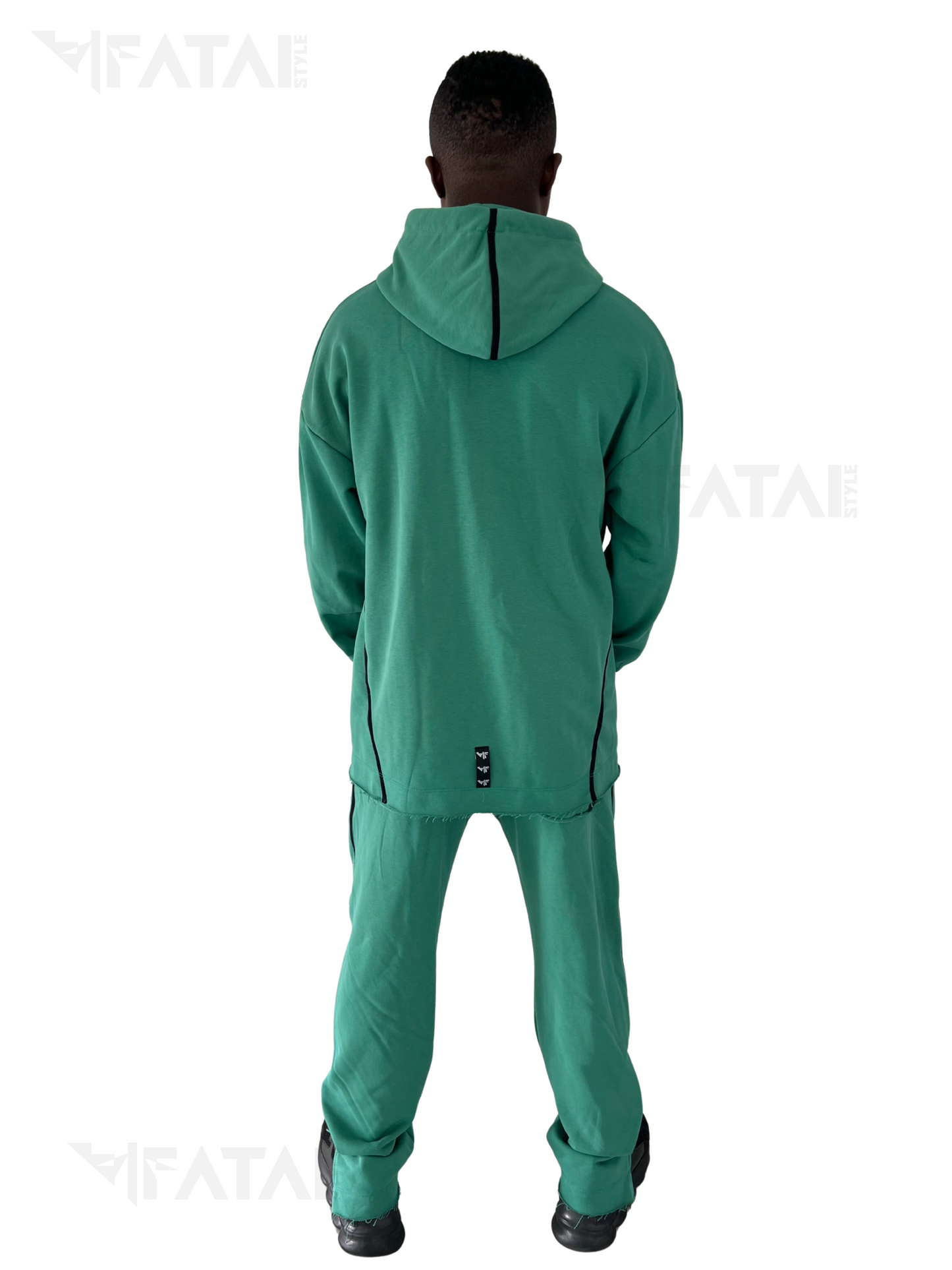 Compleu verde cu detalii negre