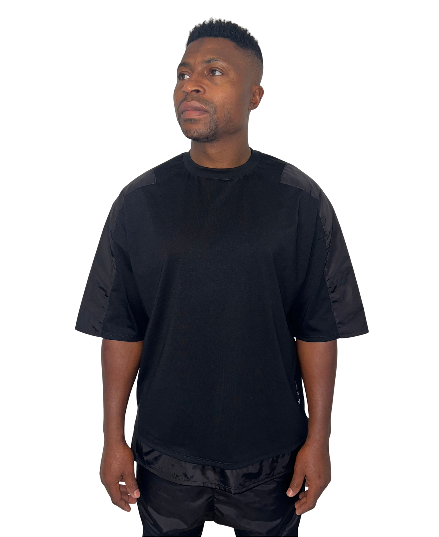 Tricou negru cu detalii de fas