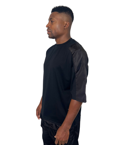 Tricou negru cu detalii de fas