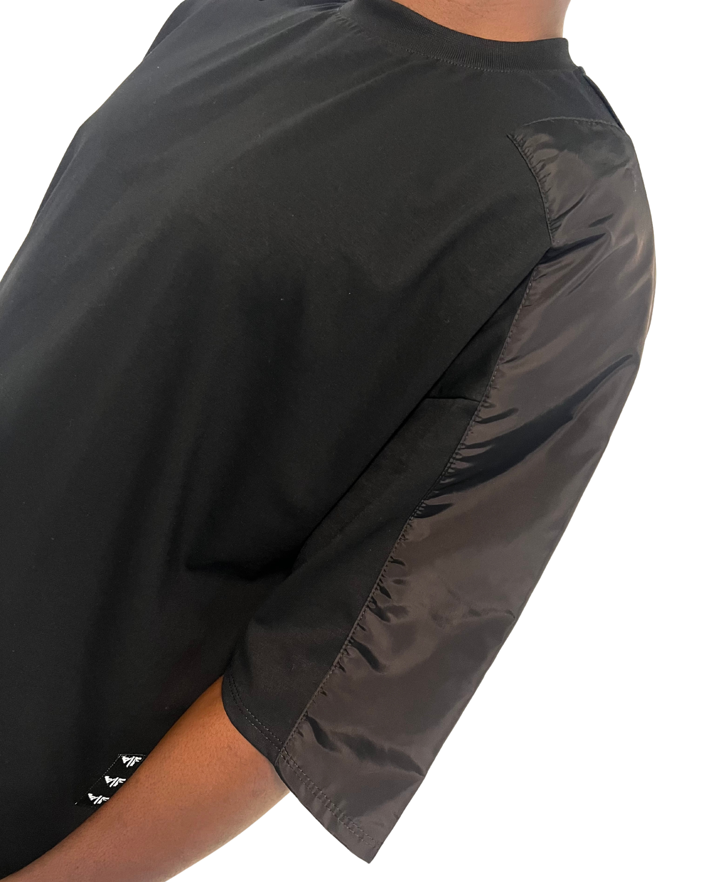 Tricou negru cu detalii de fas