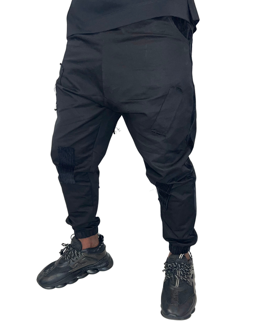 Pantaloni negri cu aplicatii