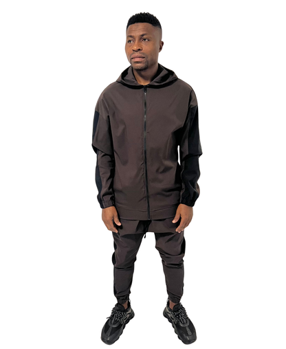 Compleu maro cu detalii negre