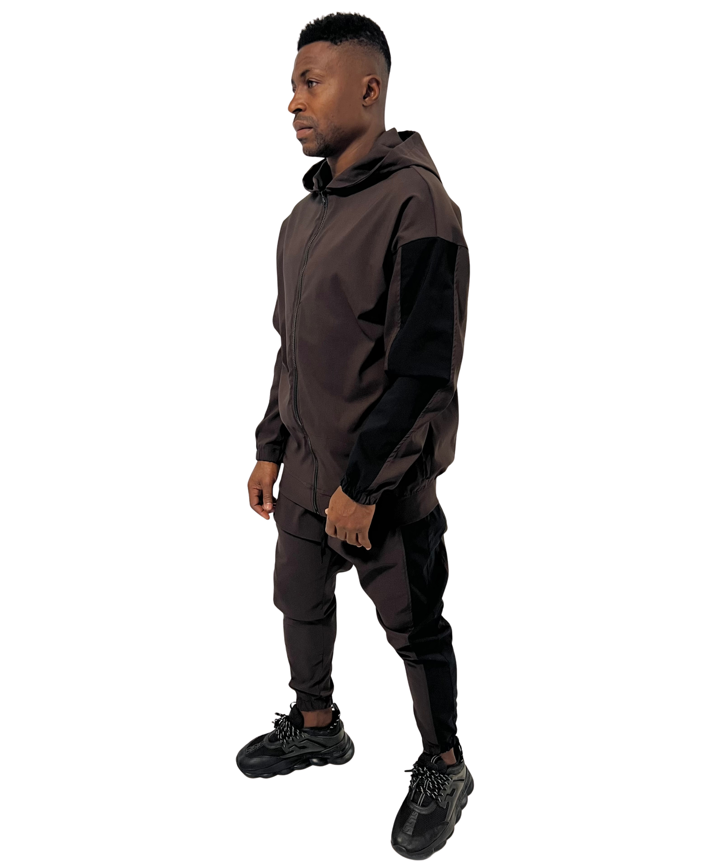 Pantaloni maro cu detalii negre