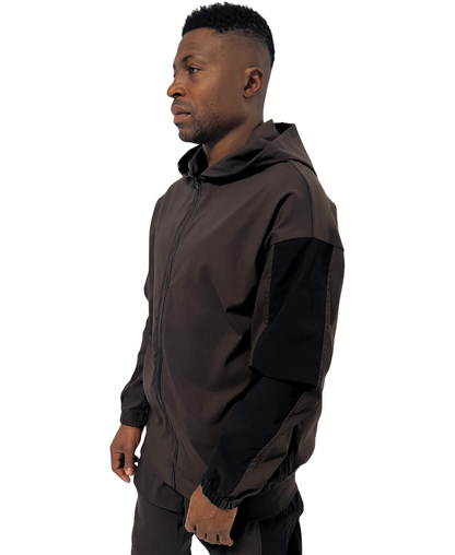 Compleu maro cu detalii negre