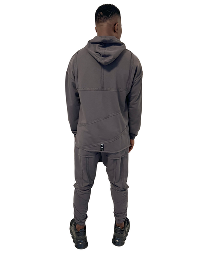 Trening gri inchis cu multiple cusaturi