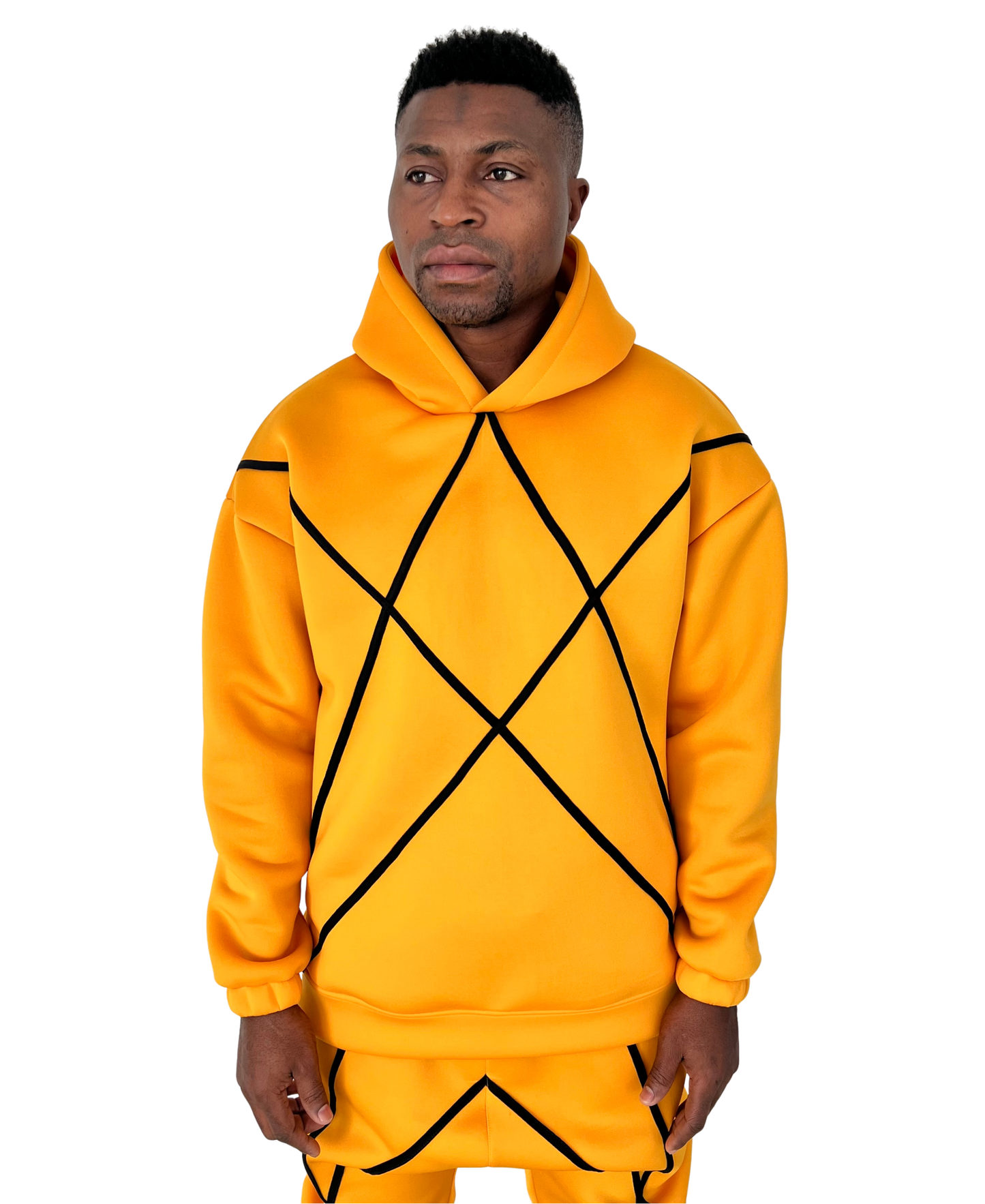 Trening galben cu dungute negre aplicate