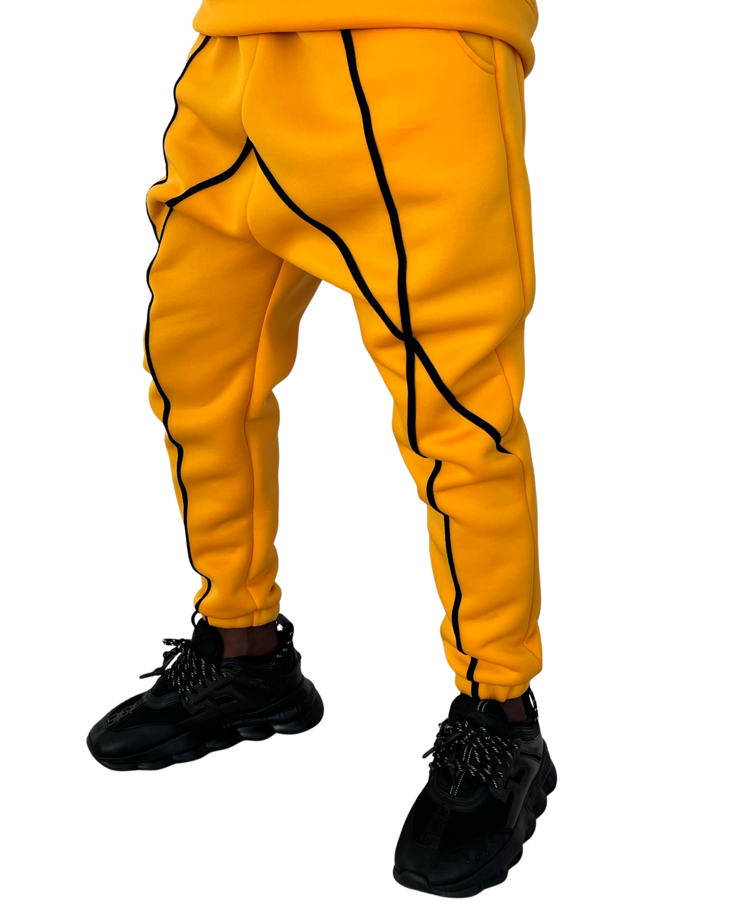 Pantaloni galbeni cu dungute negre aplicate