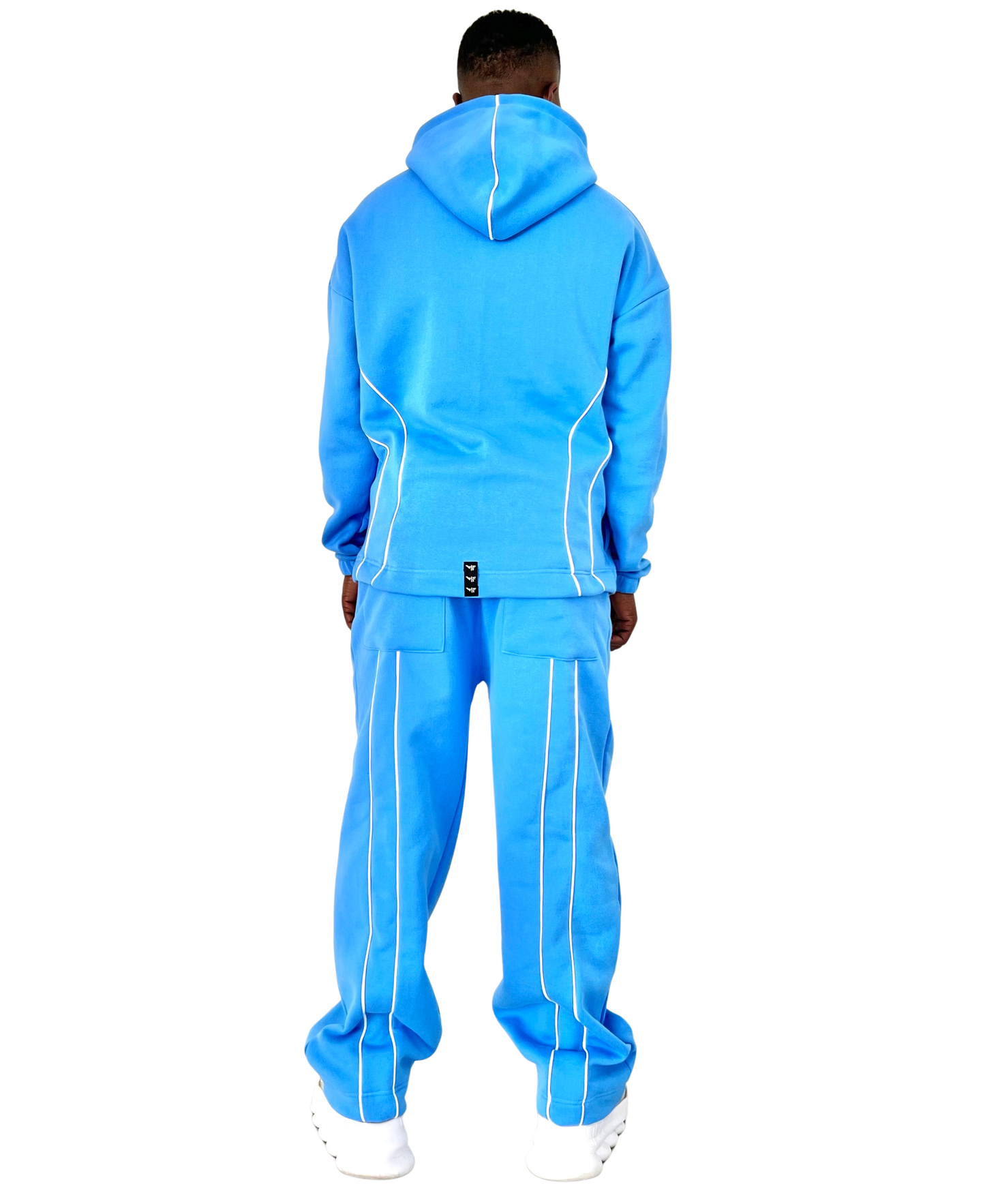 Trening bleu cu detalii albe