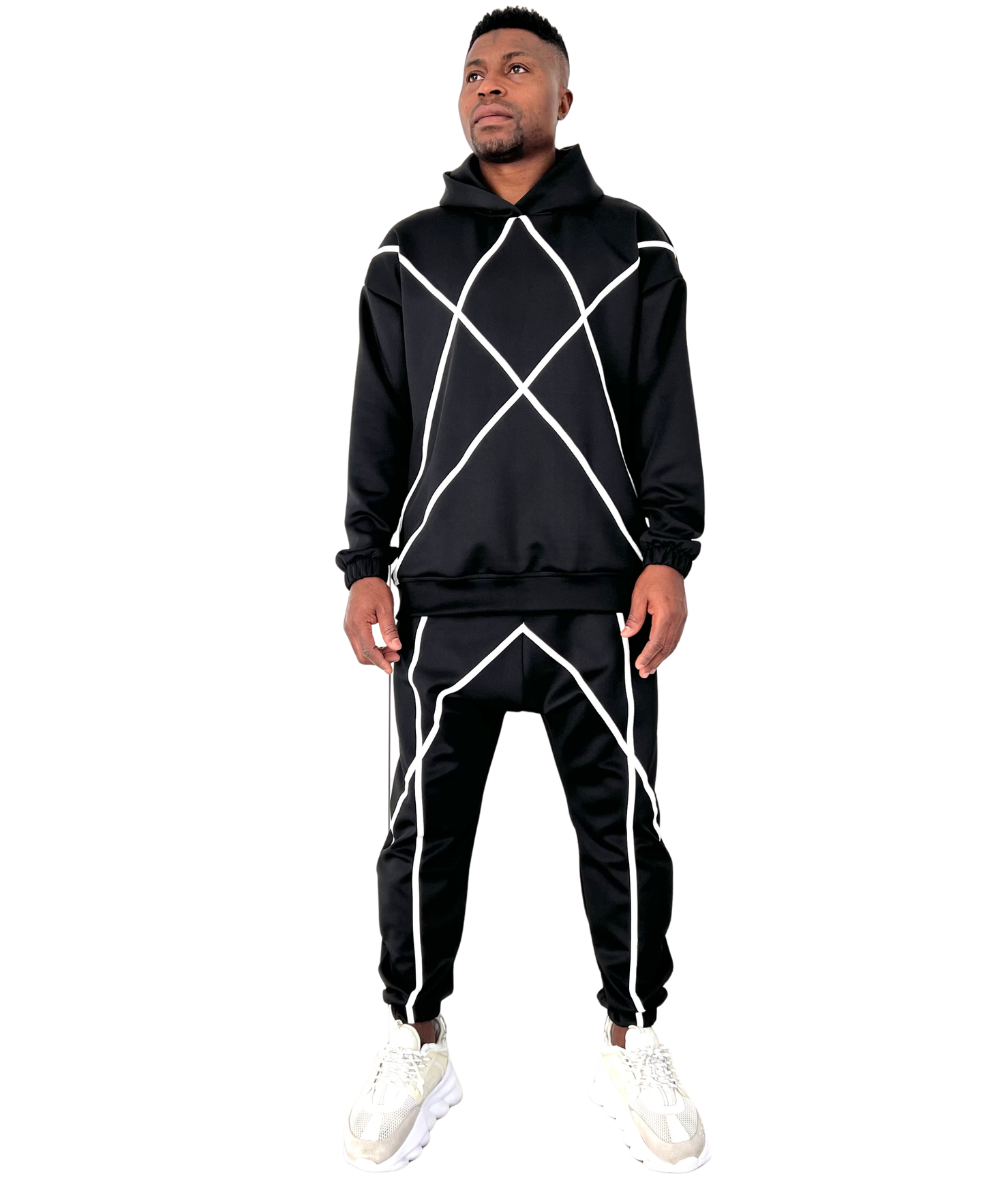 Pantaloni negri cu dungute albe aplicate