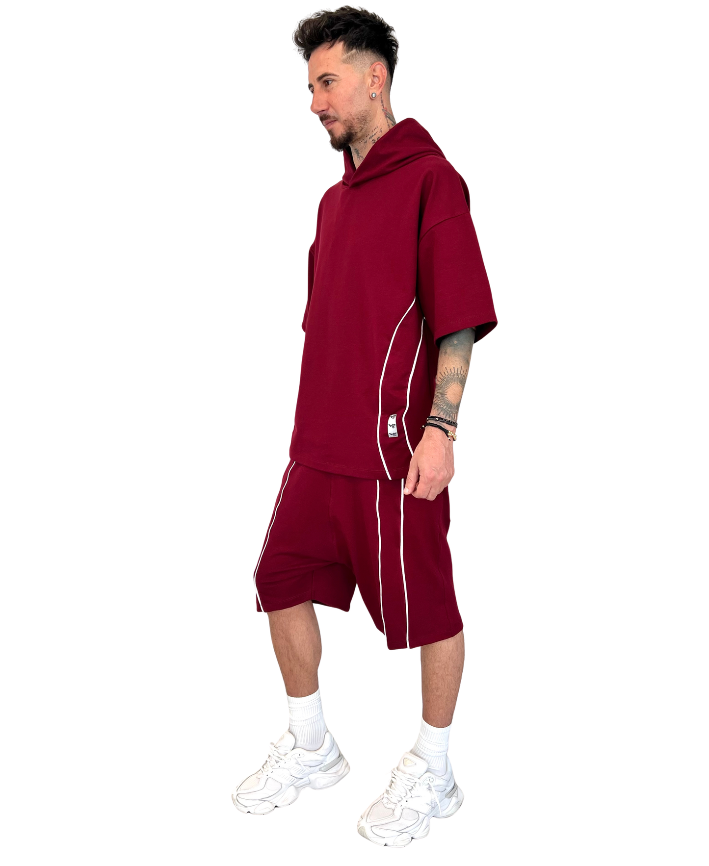 Compleu burgundy cu vipusca alba