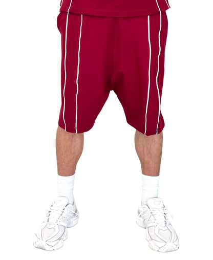 Pantaloni scurti burgundy cu vipusca alba