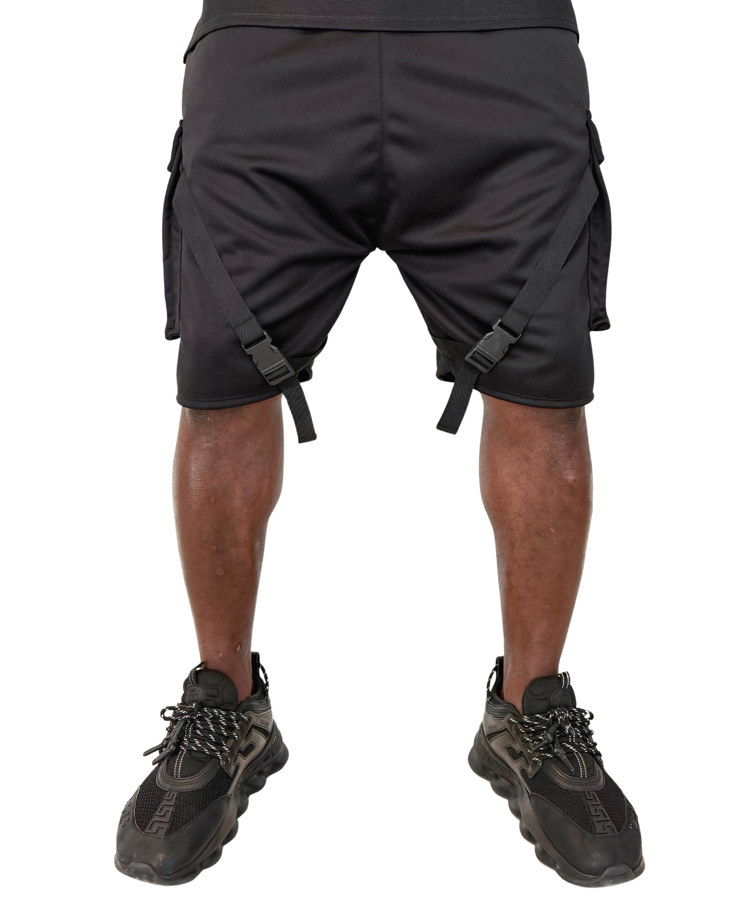 Pantaloni scurti negri cu banda aplicata si catarame